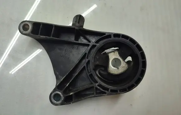 Opel Insignia A Gearbox mount 13227767