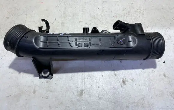 Volvo XC90 Intercooler hose/pipe 31686412 BAN0E