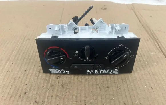 Peugeot Partner Climate control unit 1400153280 28072015