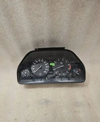 BMW 5 E34 Speedometer (instrument cluster) 88311111