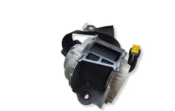 Mercedes-Benz C W205 Rear seatbelt 34208008A
