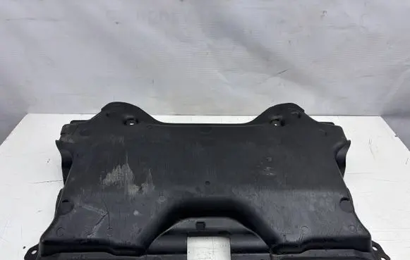 Mercedes-Benz E AMG W212 Engine splash shield/under tray A2125241530