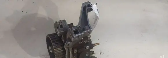 Citroen C4 I Fuel injection high pressure pump 0445010102 9656300380