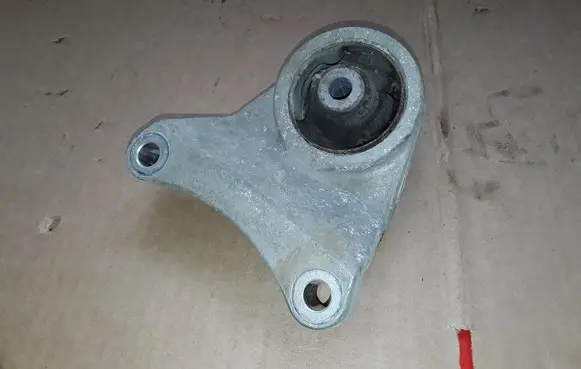 Toyota RAV 4 (XA30) Gearbox mount 42120