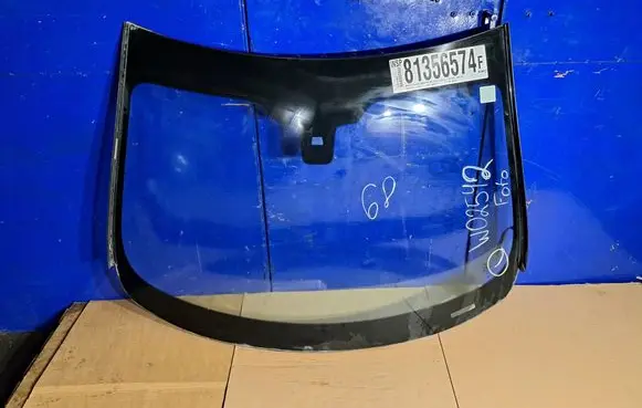 Jaguar XJ X351 Front windscreen/windshield window E1143R000146