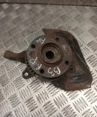 Volkswagen PASSAT B3 Front wheel hub