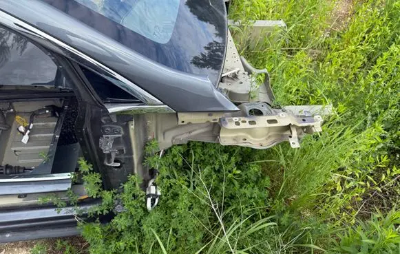 Tesla Model X Front quarter panel