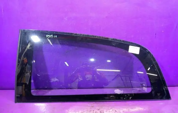 Lancia Ypsilon Rear side window