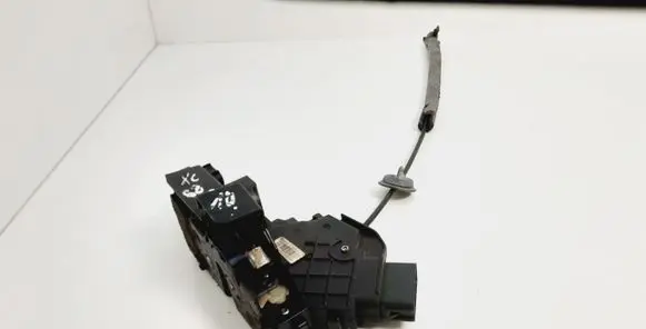 Volvo XC60 Front door lock 30799305