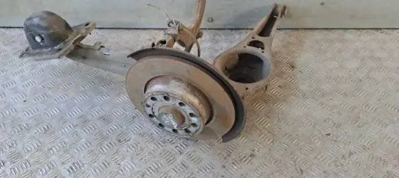 Volkswagen Touran II Stub axle 