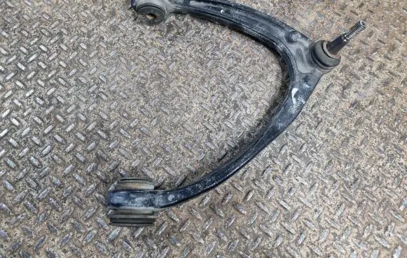 Cadillac Escalade Front lower control arm/wishbone