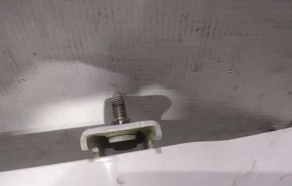 Citroen C3 Tailgate/trunk/boot hinge 