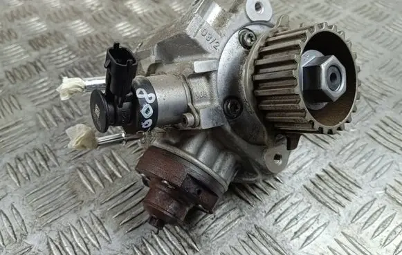 Peugeot 2008 I Fuel injection high pressure pump 0445010516 9688499680 140324