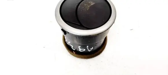 Mazda 3 I Dash center air vent grill