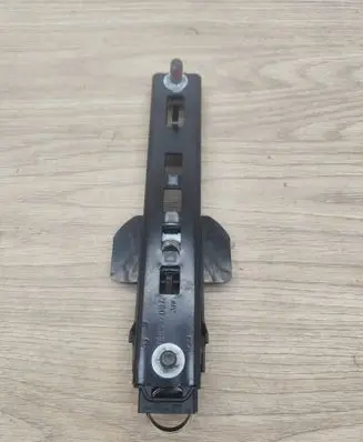 Volvo V60 Seat belt adjustment rail 16521700A