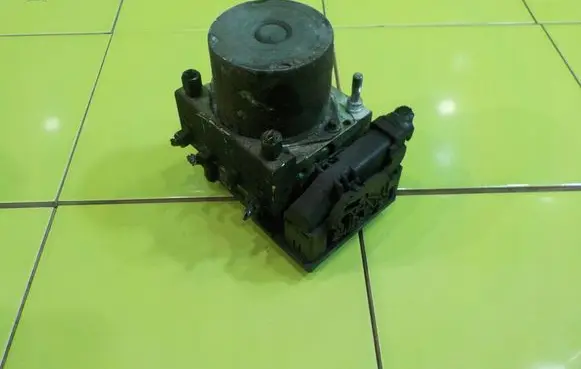 Subaru Impreza II ABS Pump 0265231698 WP233