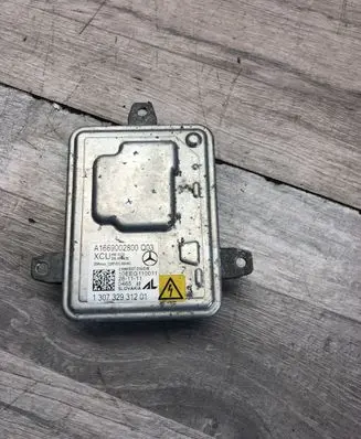 Mercedes-Benz C W204 Headlight ballast module Xenon A1669002800 130732931201 10EEG110011