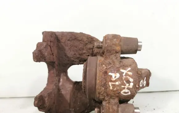 Volvo XC70 Rear brake caliper