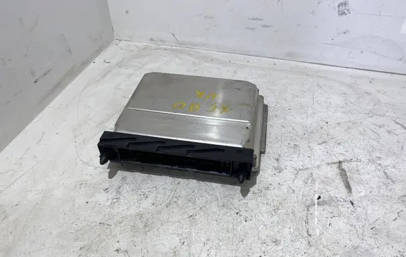 Volvo XC90 Engine control unit/module 30637733A 1039S00000 0281011079