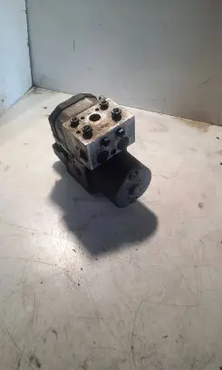 Volkswagen PASSAT B5 ABS Pump 8E0614111AH