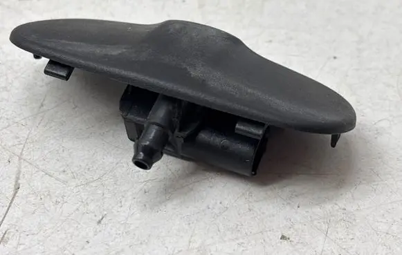 Volkswagen Caddy Windshield washer spray nozzle 2K5955988A VD402S 1707280727