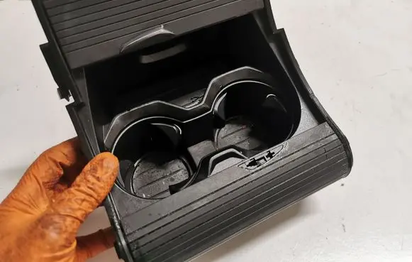 Cup holder front