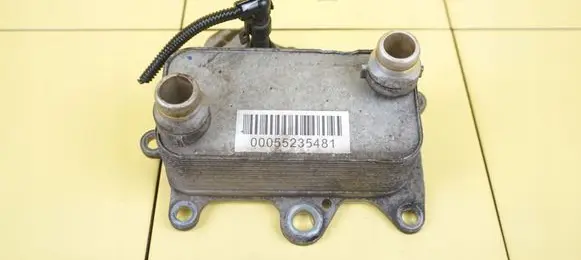 Alfa Romeo Giulietta Engine oil radiator 55235481 21SP4