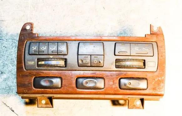 Mitsubishi Sigma Climate control unit