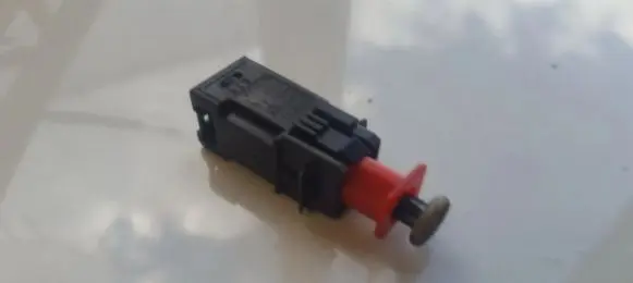 Opel Zafira B Brake pedal sensor switch 13299721 366172505
