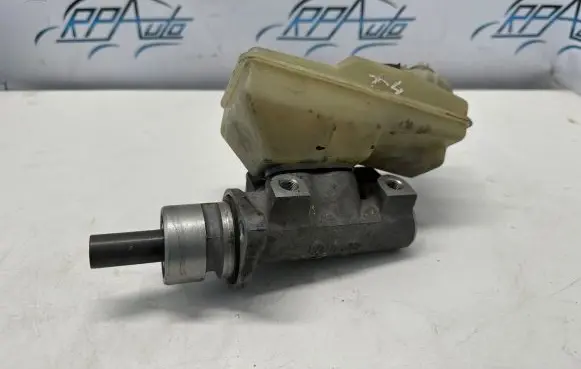 Volkswagen Transporter - Caravelle T4 Master brake cylinder 701611803E