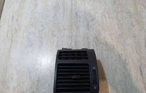 Volkswagen Touran I Dashboard side air vent grill/cover trim 1T0819703A