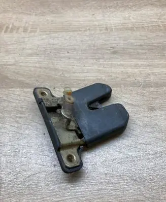 Audi A4 S4 B5 8D Tailgate/trunk/boot lock/catch/latch AUDIB5TAILGATELOCK