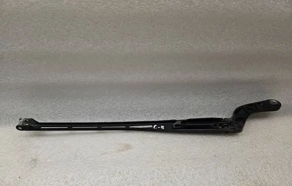 Front wiper blade arm
