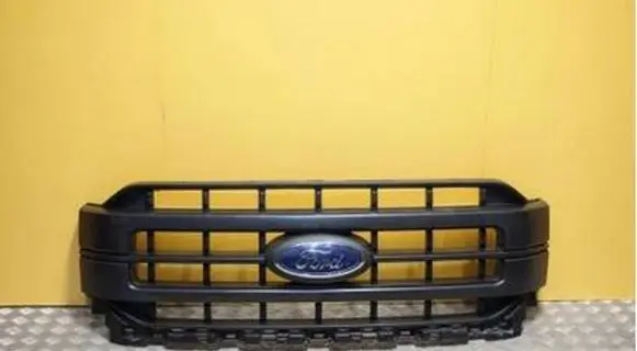 Ford F150 Front bumper upper radiator grill ML3Z-8200-GE F-150-LARIAT-SPORT 2032