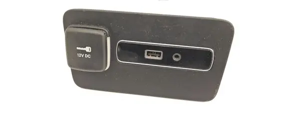Alfa Romeo Giulia USB socket connector 156118209