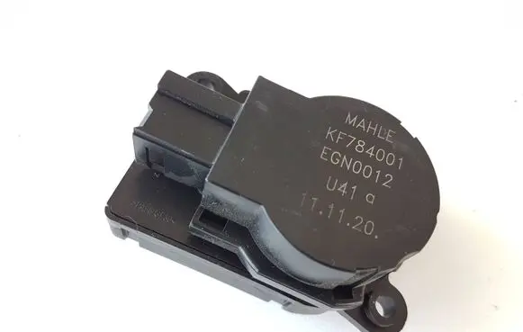 Peugeot 208 Air flap motor/actuator KF784001 EGN0012