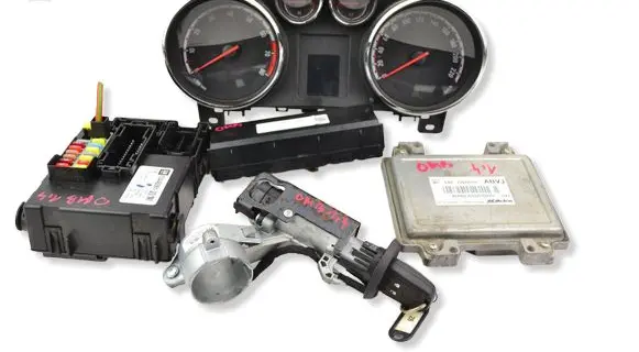Opel Meriva B Engine ECU kit and lock set 12659379 12642927 86ABVJ553253001G