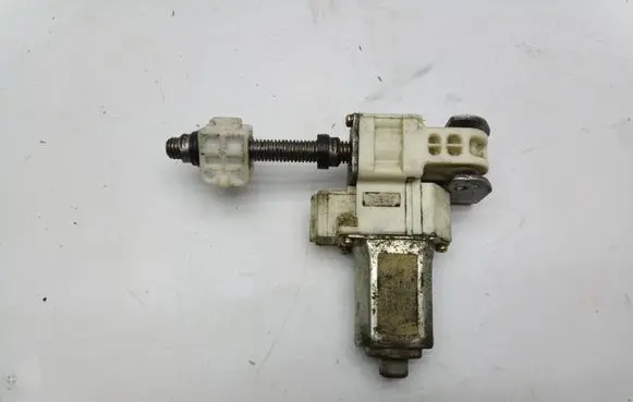 Subaru B9 Tribeca Seat adjustment motor 1658616D