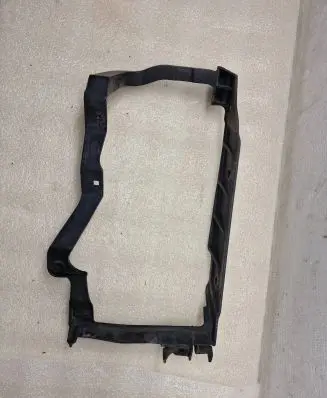Audi A8 S8 D2 4D Radiator support slam panel bracket 4D0805856K