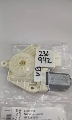 Volkswagen Golf VII Rear door window regulator motor 5Q4959811A 1500321053 SVM4011109