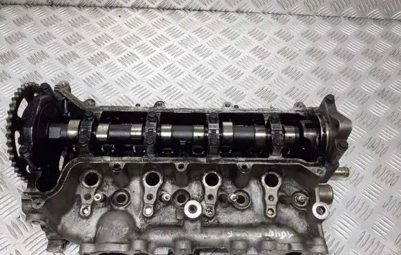 Toyota Yaris Engine head 