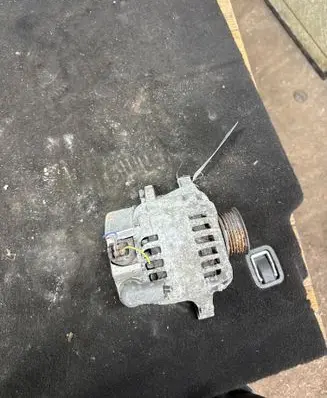 Toyota Corolla Verso AR10 Generator/alternator 270600D170