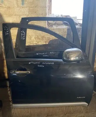 Mitsubishi Outlander Front door