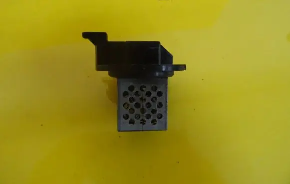 Daihatsu Sirion Heater blower motor/fan resistor 10t124