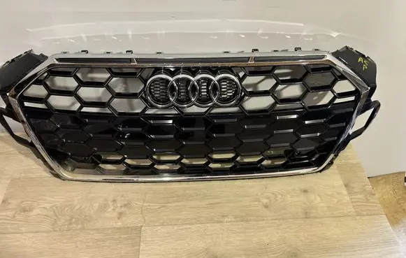 Audi A5 Front bumper upper radiator grill 8W6853651B 8W6853651BJ
