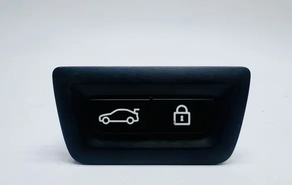 BMW M5 Tailgate/boot open switch button 9275121