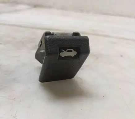 Mitsubishi Pajero Engine bonnet (hood) release handle 
