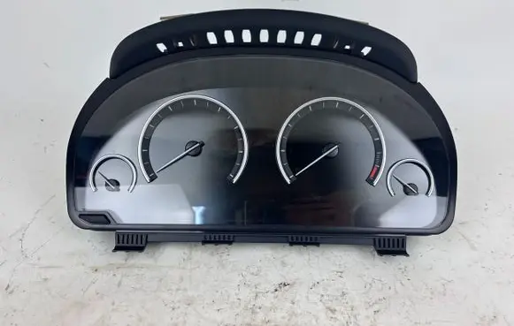 BMW X4 F26 Speedometer (instrument cluster) 6831693