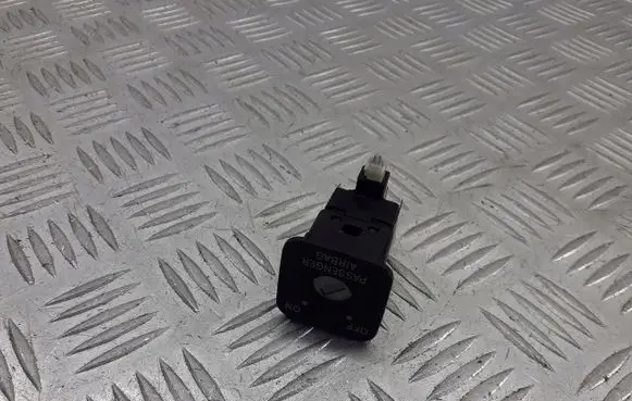 Toyota Corolla Verso E121 Passenger airbag on/off switch 