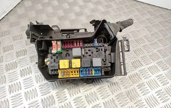 Mercedes-Benz B W246 W242 Fuse module A2465400024